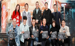 舒淇參與愛奇藝出品的青年導演創(chuàng)制真人秀《開拍吧》
