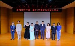 弘揚傳統(tǒng)文化 龍舟走進學(xué)生社區(qū)