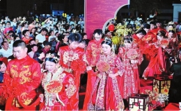 南安12對新人集體婚禮倡新風(fēng)