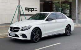 奔馳c260多少錢一輛，售價(jià)31.8萬元(奔馳c260裸車價(jià)格多少)